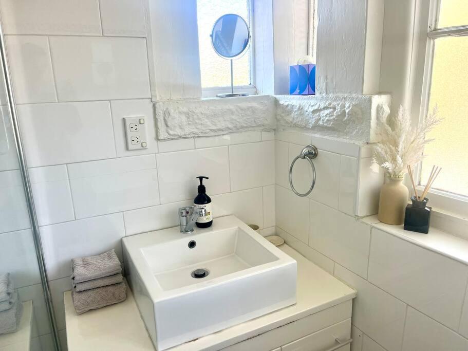 One Bed - Coogee Sydney