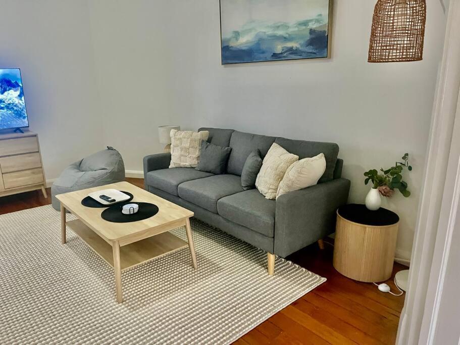 One Bed - Coogee * Sydney